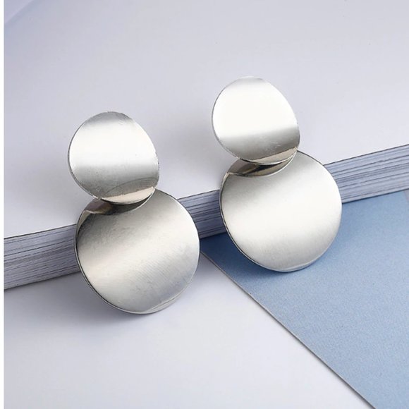 Minimalist “Aveline” Elegant Gold/Silver Earrings - Picture 3 of 7